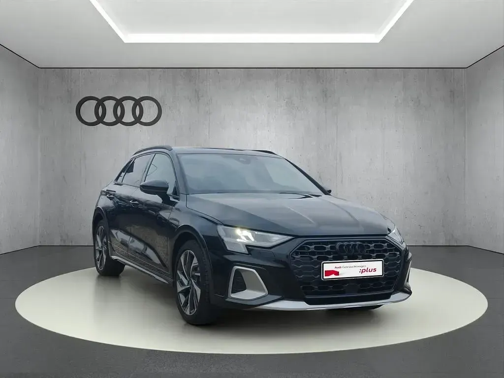 Gebraucht Audi A3 Sport 150 PS (110 kW) 2025 Mythosschwarz metallic Kombi
