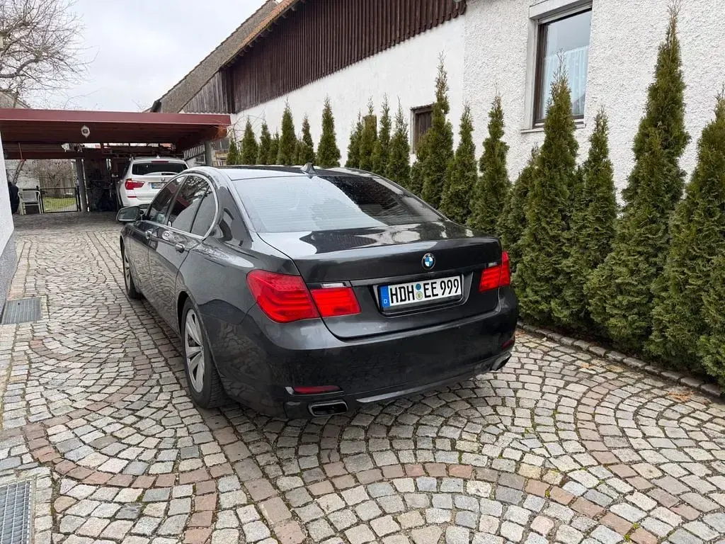 Gebraucht BMW 740 326 PS (239 kW) 2009 Beige Limousine
