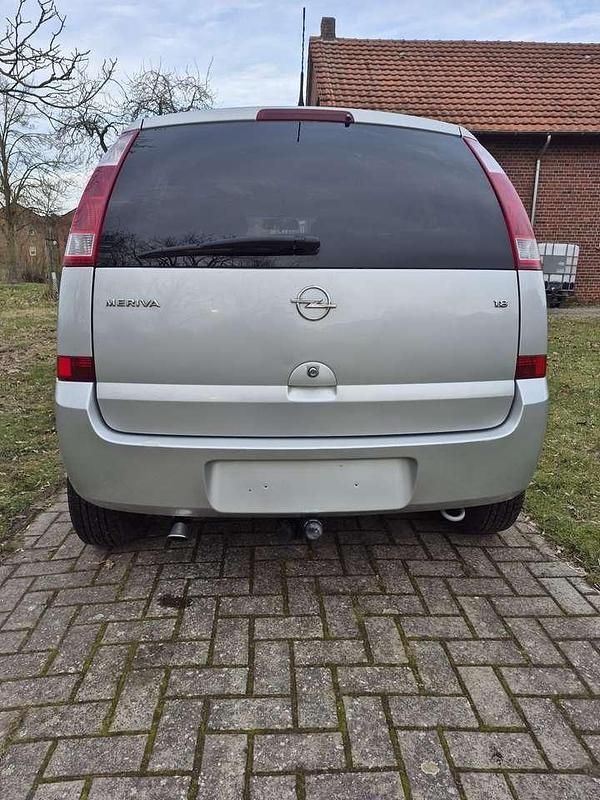 Gebraucht Opel Meriva Essentia 125 PS (91 kW) 2003 Van / Kleinbus