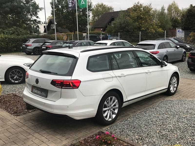 Gebraucht VW Passat 122 PS (89 kW) 2022 Weiß Limousine