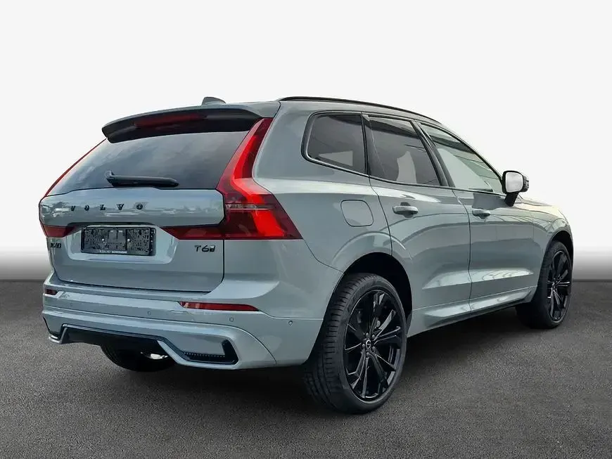 Ny Volvo XC60 Plus 253 HK (186 kW) 2025 Grå SUV