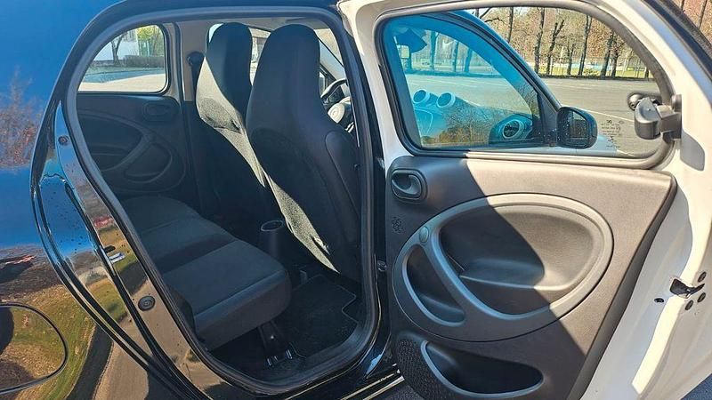 Gebraucht Smart ForFour 71 PS (52 kW) 2015 Weiß Kleinwagen