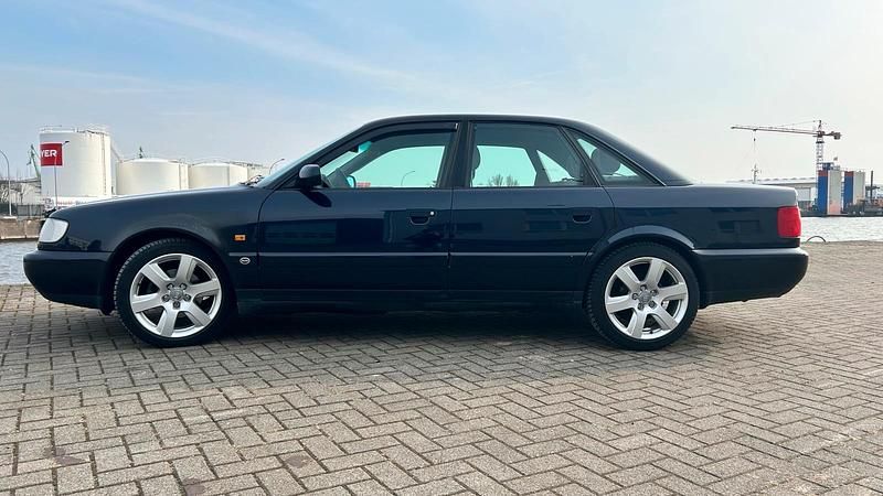 Gebraucht Audi A6 Ambiente 125 PS (91 kW) 1996 Blau Limousine