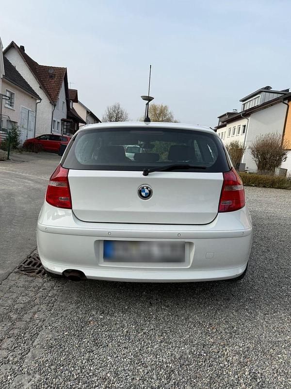 Gebraucht BMW 116 122 PS (89 kW) 2013 Weiß Kleinwagen