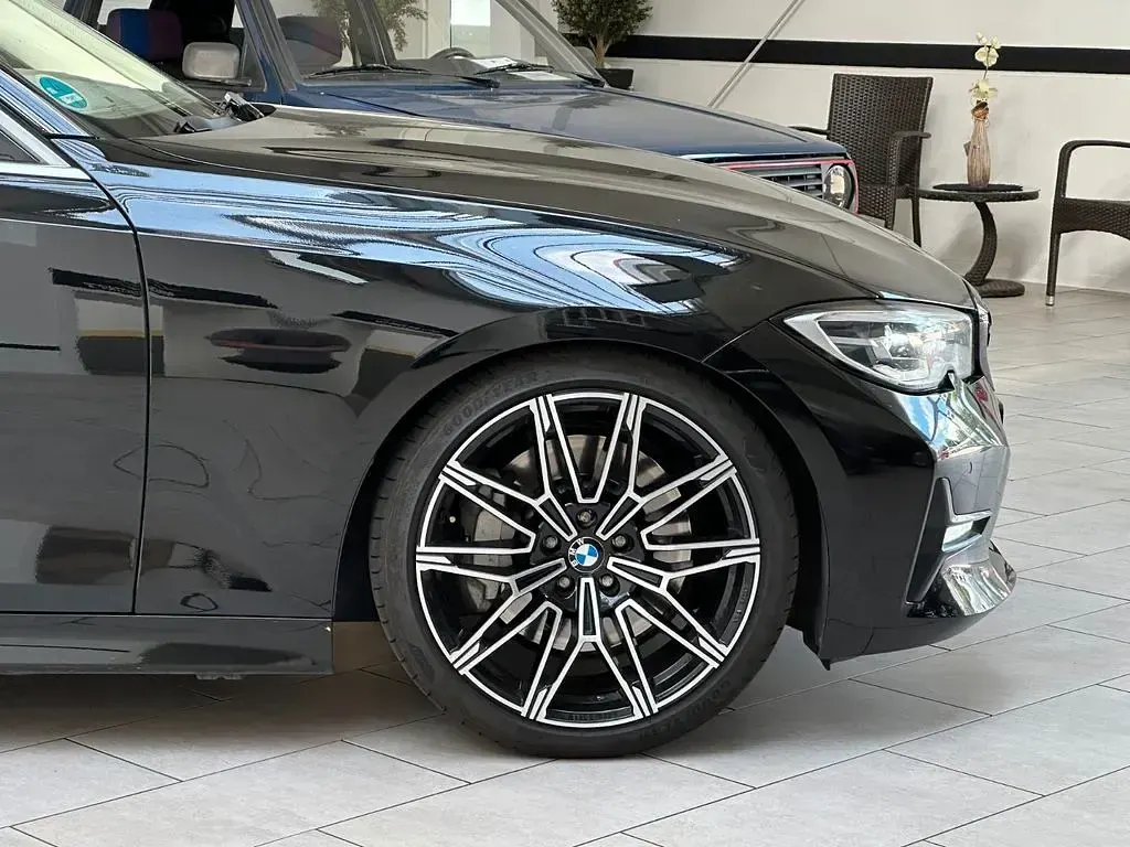 Gebraucht BMW 330 Advantage 258 PS (189 kW) 2021 Schwarz Kombi