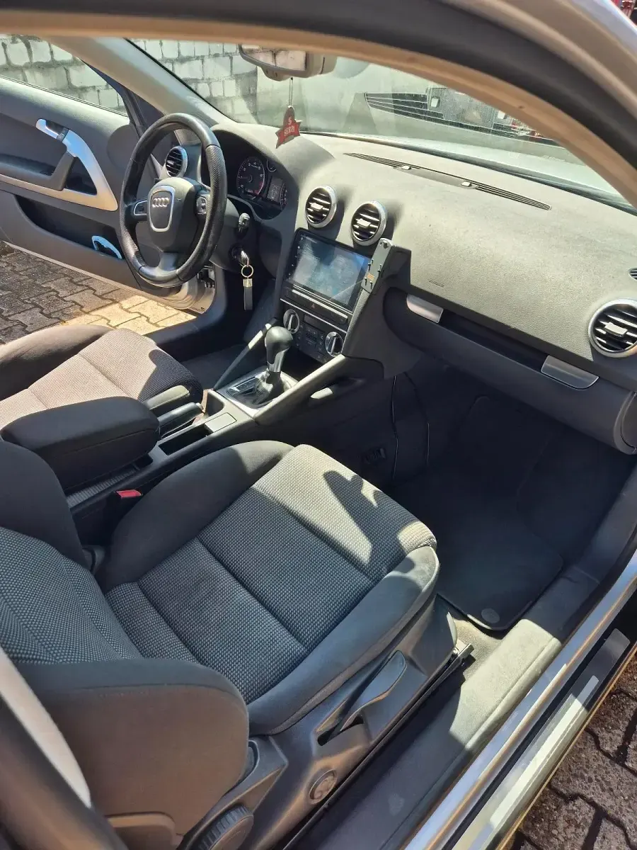 Gebraucht Audi A3 Comfort 130 PS (95 kW) 2010 Silber Kleinwagen
