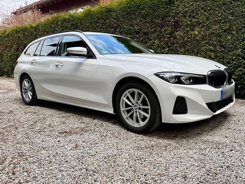 Gebraucht BMW 320 Shadowline 184 PS (135 kW) 2023 Weiß Kombi