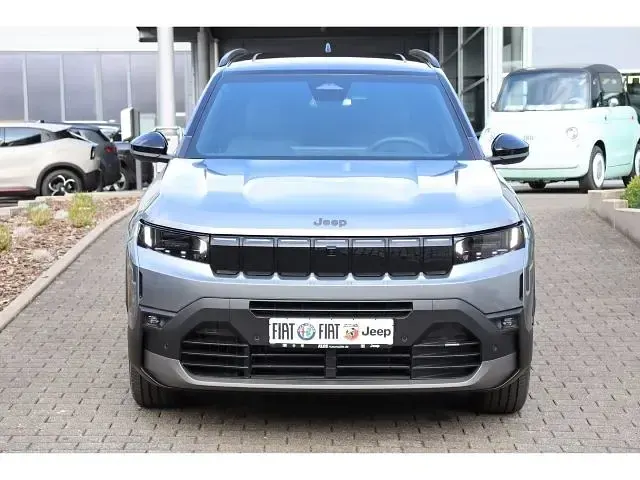 Neu Jeep Compass 144 PS (105 kW) 2026 Grau SUV