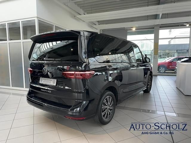 Gebraucht VW Multivan Basis 150 PS (110 kW) 2024 Schwarz Van