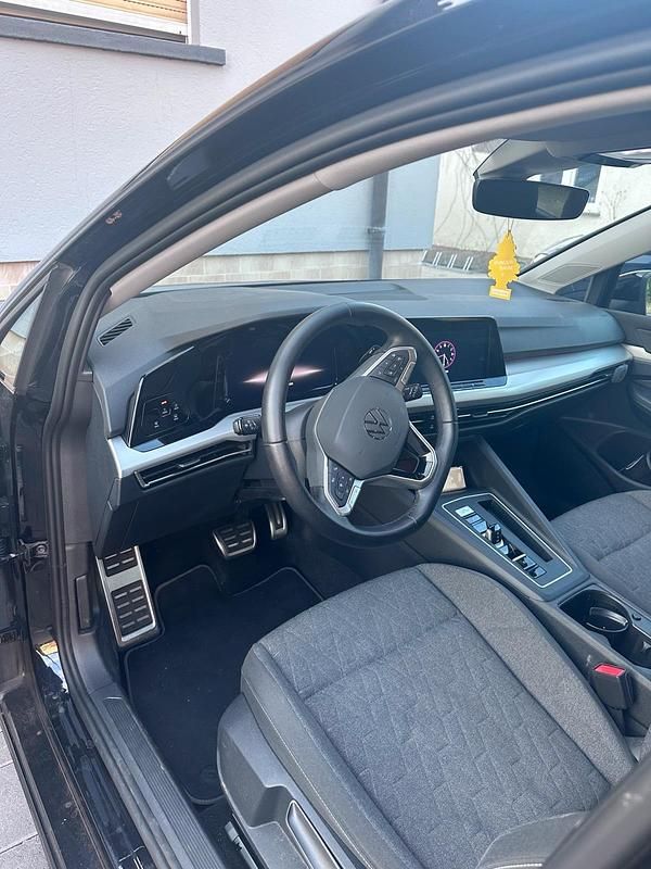 Gebraucht VW Golf VIII Move 130 PS (95 kW) 2023 Schwarz Kleinwagen