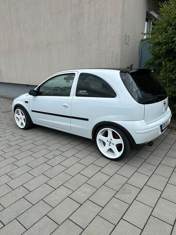 Weiß Gebraucht 2004 Opel Corsa Kleinwagen | 11.500 € - Bild 1/4