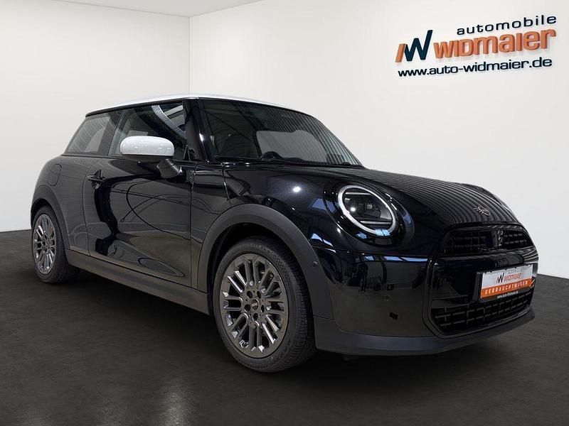 Używany Mini Cooper Classic 156 KM (114 kW) 2024 Czarny Hatchback