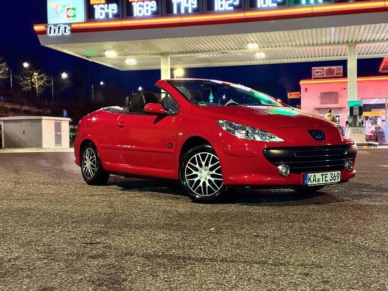 Gebraucht Peugeot 307 CC 140 PS (102 kW) 2008 Rot Cabrio