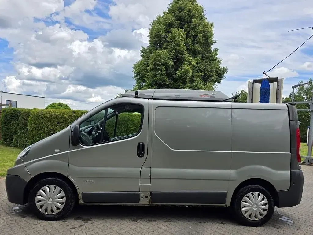 Gebraucht Renault Trafic 114 PS (83 kW) 2011 Beige Van / Kleinbus