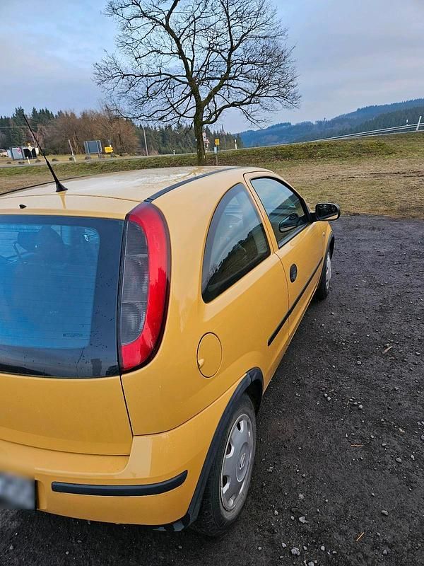 Gebraucht Opel Corsa 60 PS (44 kW) 2005 Gelb Kleinwagen