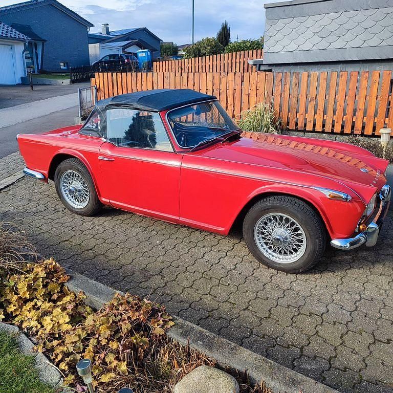 Gebraucht Triumph TR4 101 PS (74 kW) 1966 Rot Cabrio