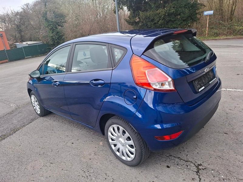 Gebraucht Ford Fiesta SYNC Edition 82 PS (60 kW) 2015 Blau Kleinwagen