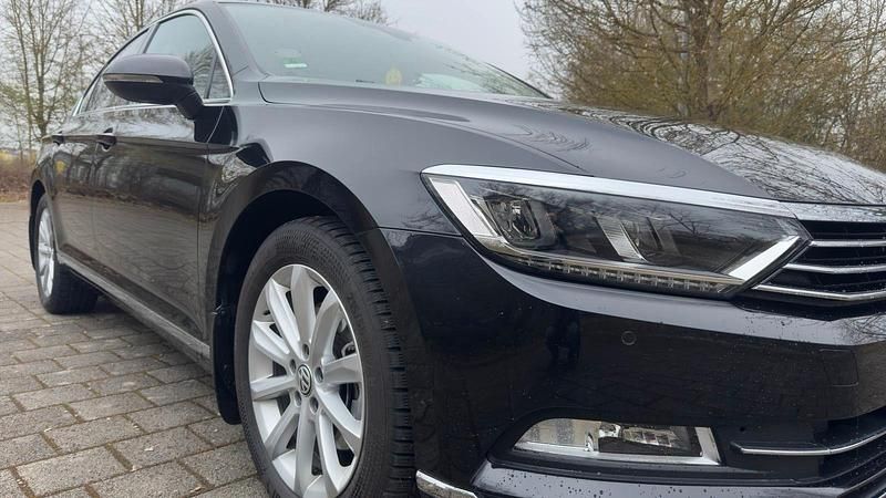 Gebraucht VW Passat 190 PS (139 kW) 2019 Violet Limousine