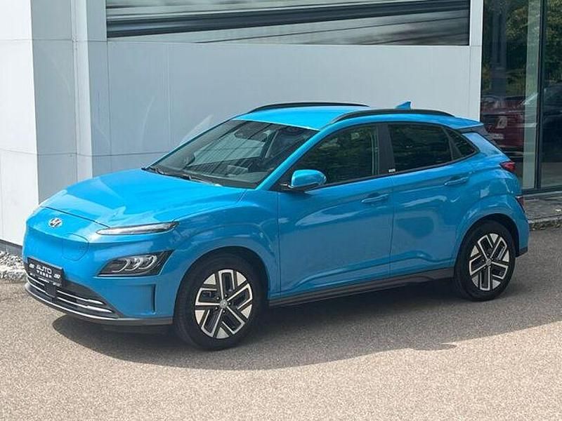 Blau Gebraucht 2021 Hyundai Kona Trend SUV | 21.500 € (Teuer) - Bild 1/4