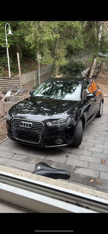 Schwarz Gebraucht 2012 Audi A1 Sportback Attraction Kleinwagen | 5.500 € (Guter Preis) - Bild 1/4