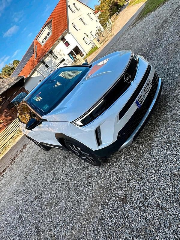 Weiß Gebraucht 2021 Opel Mokka Business Elegance SUV | 16.700 € (Guter Preis) - Bild 1/4