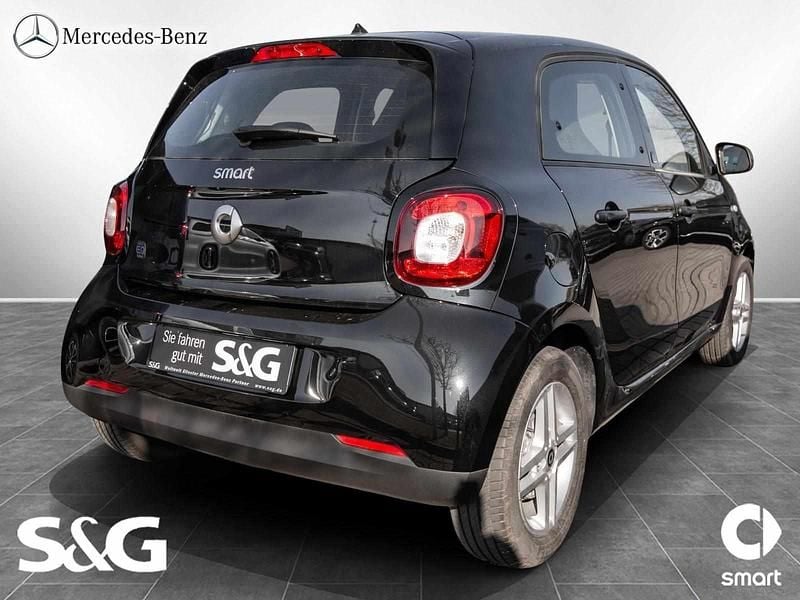 Gebraucht Smart ForFour Electric Drive 60 kW (82 PS) 2022 Karosserie in black Limousine