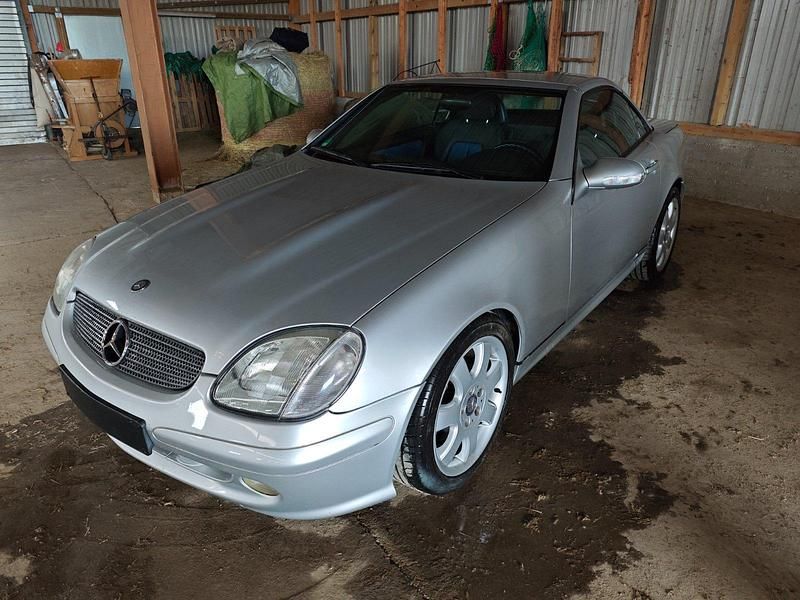 Gebraucht Mercedes SLK320 218 PS (160 kW) 2000 Silber Cabrio