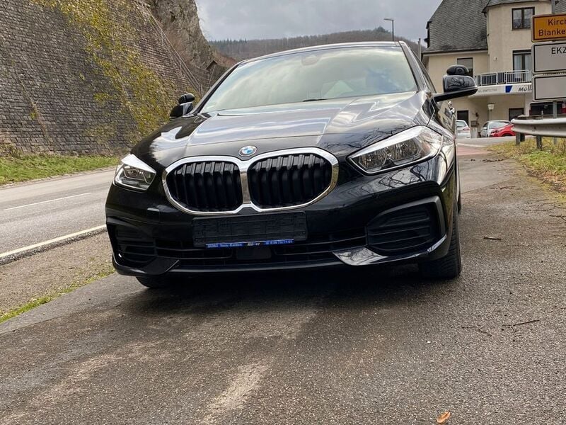 Schwarz Gebraucht 2020 BMW 118 Performance Kleinwagen | 17.500 € (Fairer Preis) - Bild 1/4