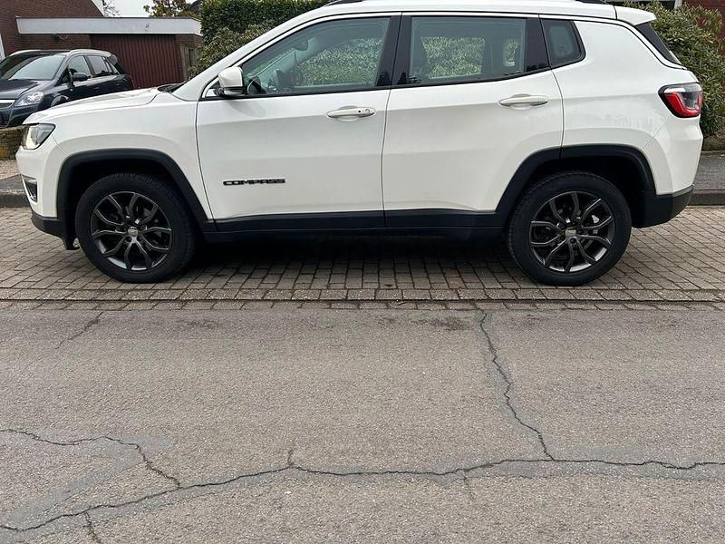 Gebraucht Jeep Compass Limited 140 PS (102 kW) 2018 Weiß SUV