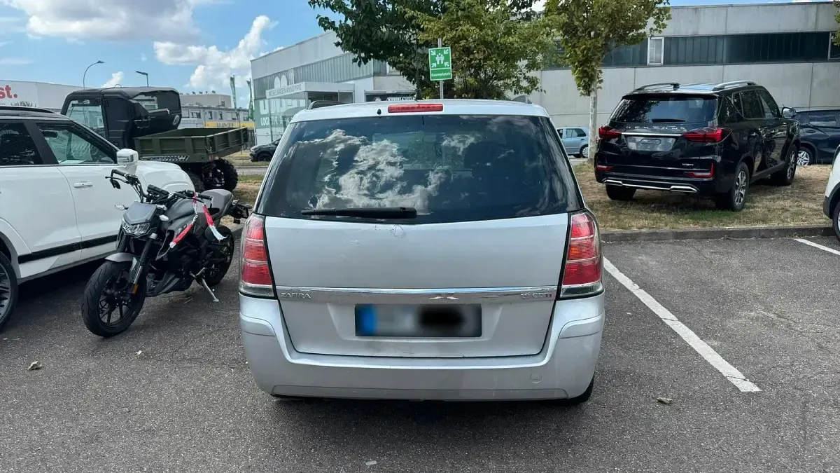 Gebraucht Opel Zafira 140 PS (102 kW) 2008 Silber Van / Kleinbus