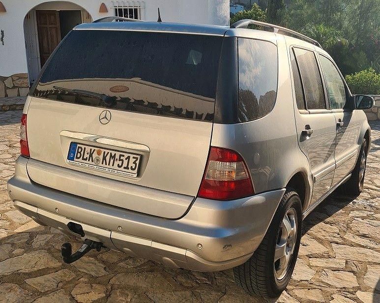 Gebraucht Mercedes ML270 163 PS (119 kW) 2004 Silber SUV