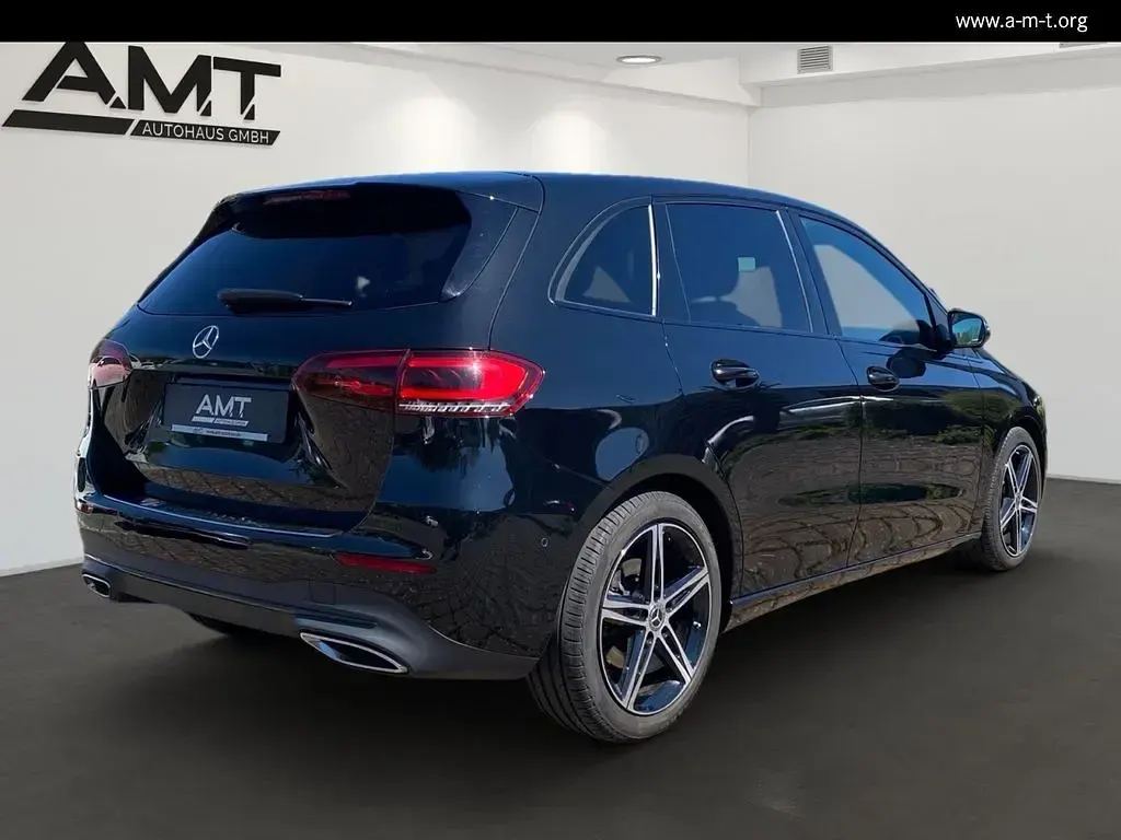 Gebraucht Mercedes B220 190 PS (139 kW) 2020 Kosmosschwarz Kleinwagen