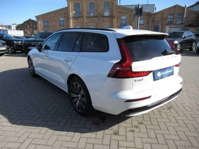 Gebraucht Volvo V60 145 PS (106 kW) 2025 Kombi