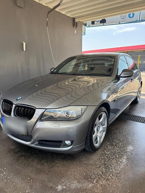 Gebraucht BMW 318 143 PS (105 kW) 2008 Grau Limousine