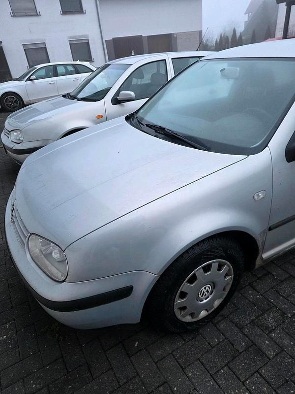 Gebraucht VW Golf IV 75 PS (55 kW) 1998 Silber Kleinwagen