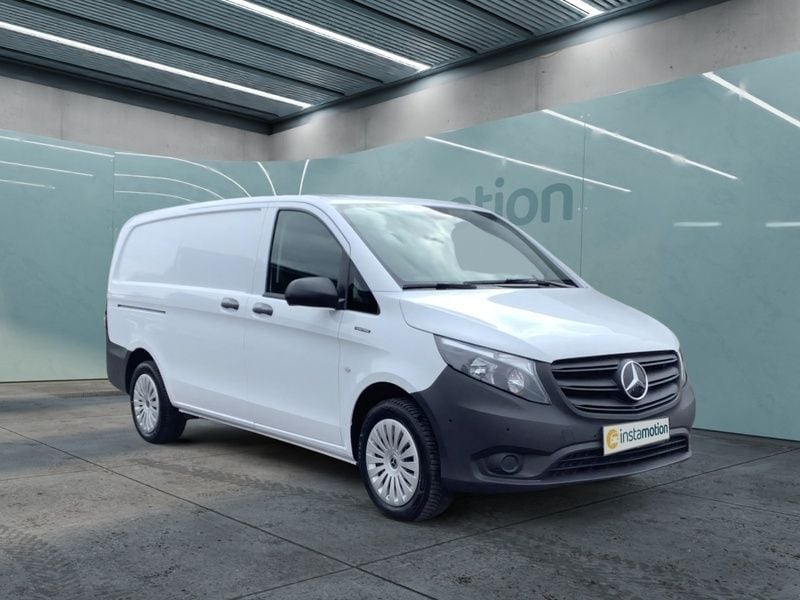 Weiß Gebraucht 2023 Mercedes e-Vito Van / Kleinbus | 39.951 € - Bild 1/4