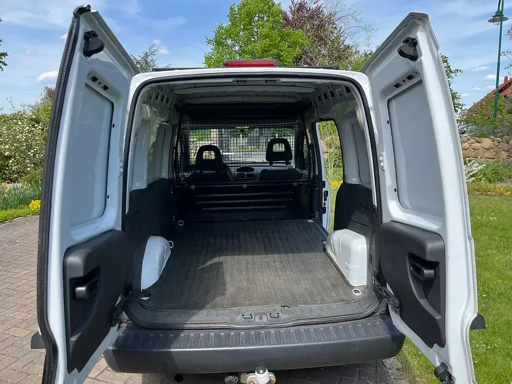 Second-hand Opel Combo 75 CP (55 kW) 2011 Alb Monovolum