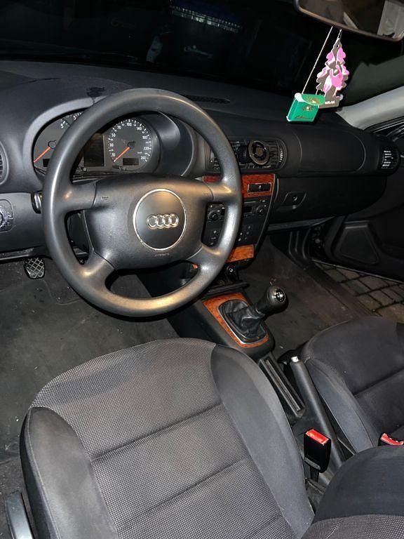 Gebraucht Audi A3 Attraction 102 PS (75 kW) 2003 Schwarz Kleinwagen