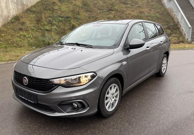 Grau Gebraucht 2019 Fiat Tipo Street Kombi | 6.800 € (Guter Preis) - Bild 1/4