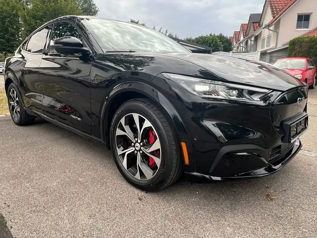 Gebraucht Ford Mustang Mach-E 197 kW (269 PS) 2022 Schwarz SUV