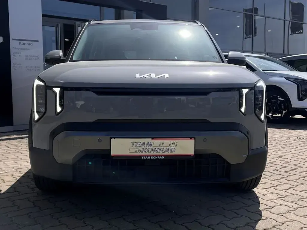 Neu Kia EV2 Earth 106 kW (145 PS) 2026 Grau SUV