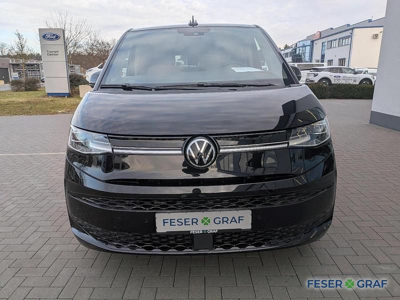 Second-hand VW Multivan Life 150 CP (110 kW) 2024 Negru Monovolum