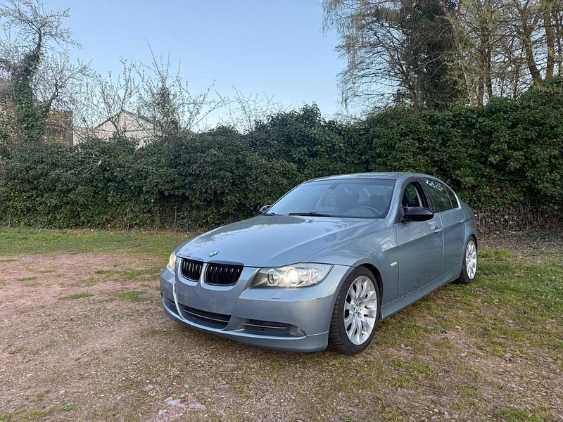 Second-hand BMW 330 258 CP (189 kW) 2006 Albastru Berlinǎ