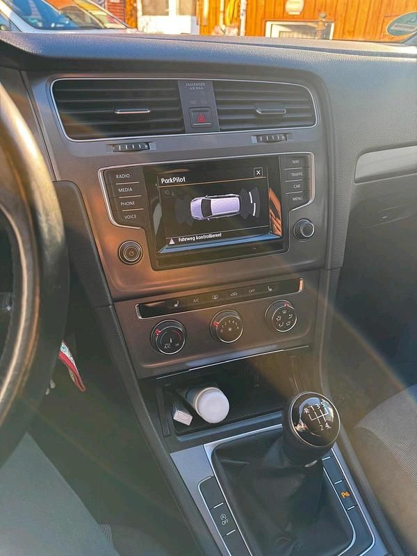 Gebraucht VW Golf VII Trendline 110 PS (80 kW) 2014 Schwarz Kombi