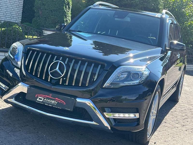 Obsidianschwarz metalliclack Gebraucht 2014 Mercedes GLK220 AMG SUV | 23.900 € (Etwas zu teuer) - Bild 1/4