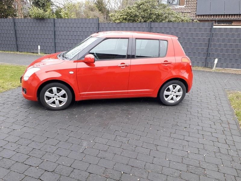 Gebraucht Suzuki Swift 92 PS (67 kW) 2008 Rot Kleinwagen