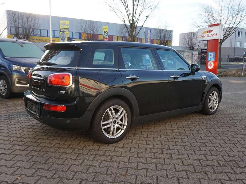 Gebraucht Mini One Clubman 102 PS (75 kW) 2017 Midnight black metallic Kombi