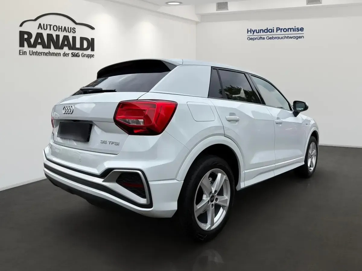 Używany Audi Q2 S-line plus 150 KM (110 kW) 2025 Biały SUV