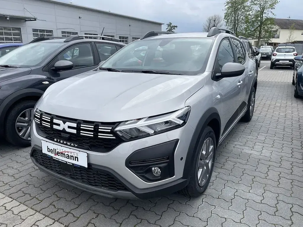 Gebraucht Dacia Sandero Expression 91 PS (66 kW) 2023 Silber Limousine