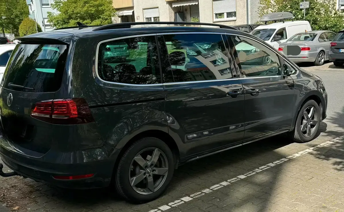 Gebraucht VW Sharan 150 PS (110 kW) 2020 Grau Van / Kleinbus
